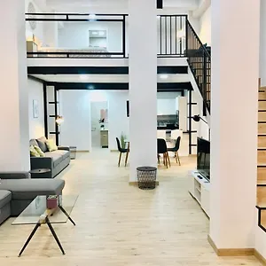 Modern&spacious In Plaza De La Merced , Málaga España